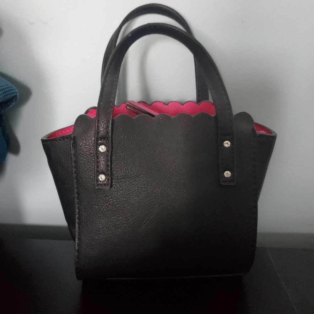 🆑️ Dressy pocket book